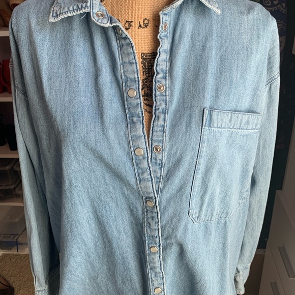 Button-down denim top - Picture 2 of 2